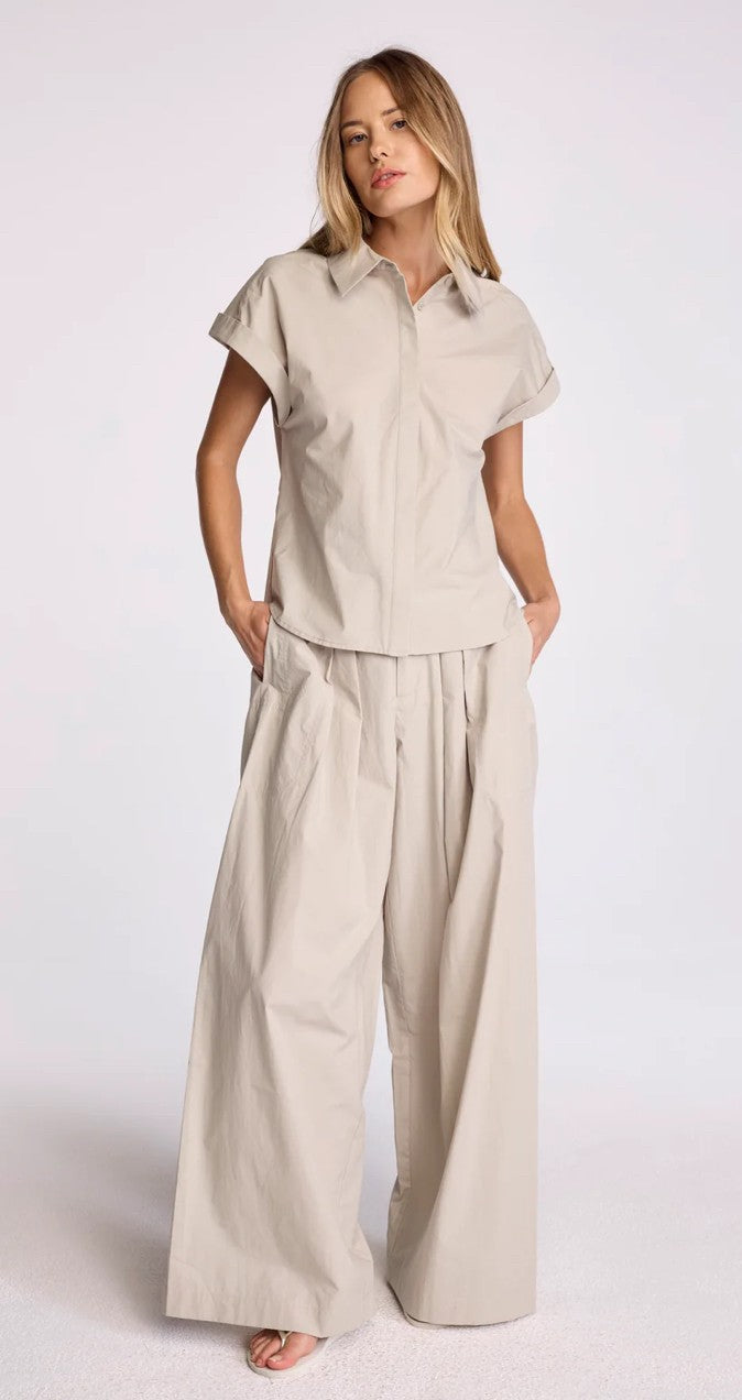 SU Beige Pleated Wide Leg Pant